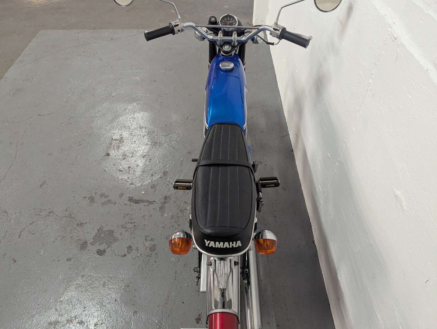 <p>1975 YAMAHA FS1E</p>