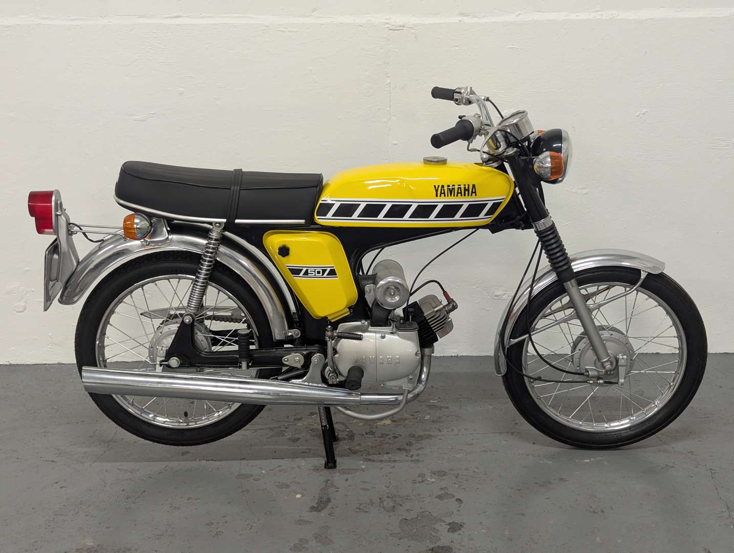 <p>1974 YAMAHA FS1E</p>