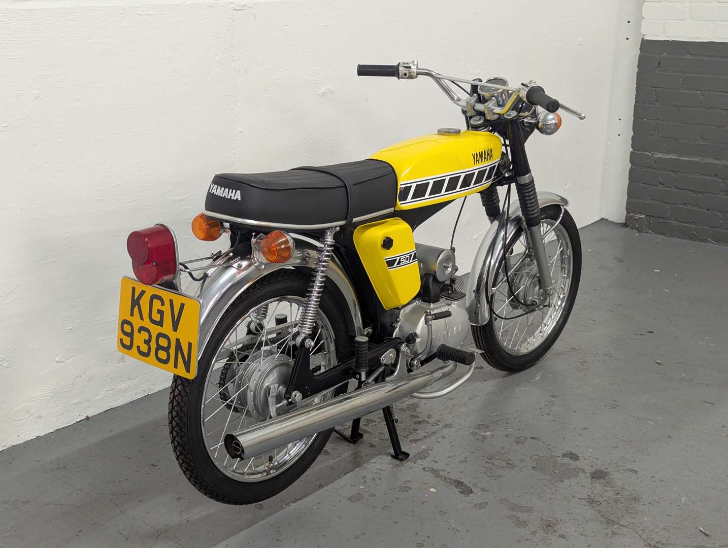 <p>1974 YAMAHA FS1E</p>