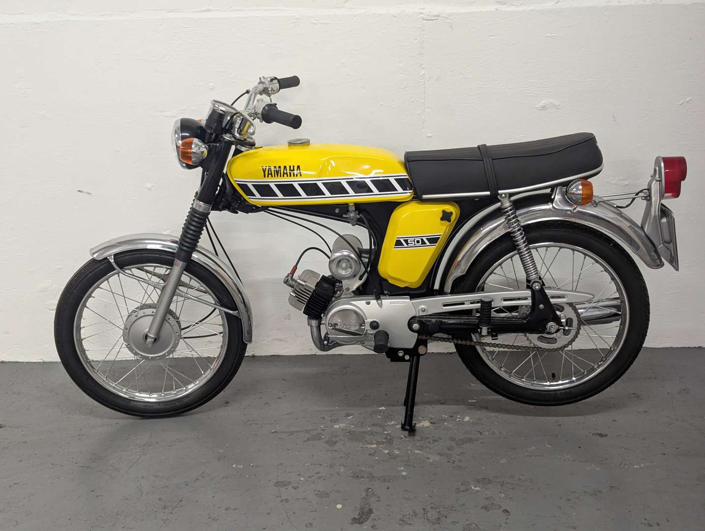 <p>1974 YAMAHA FS1E</p>