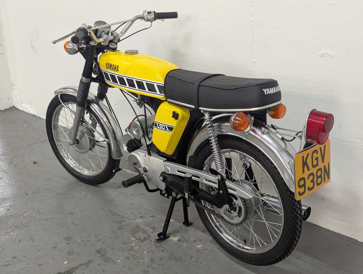 <p>1974 YAMAHA FS1E</p>