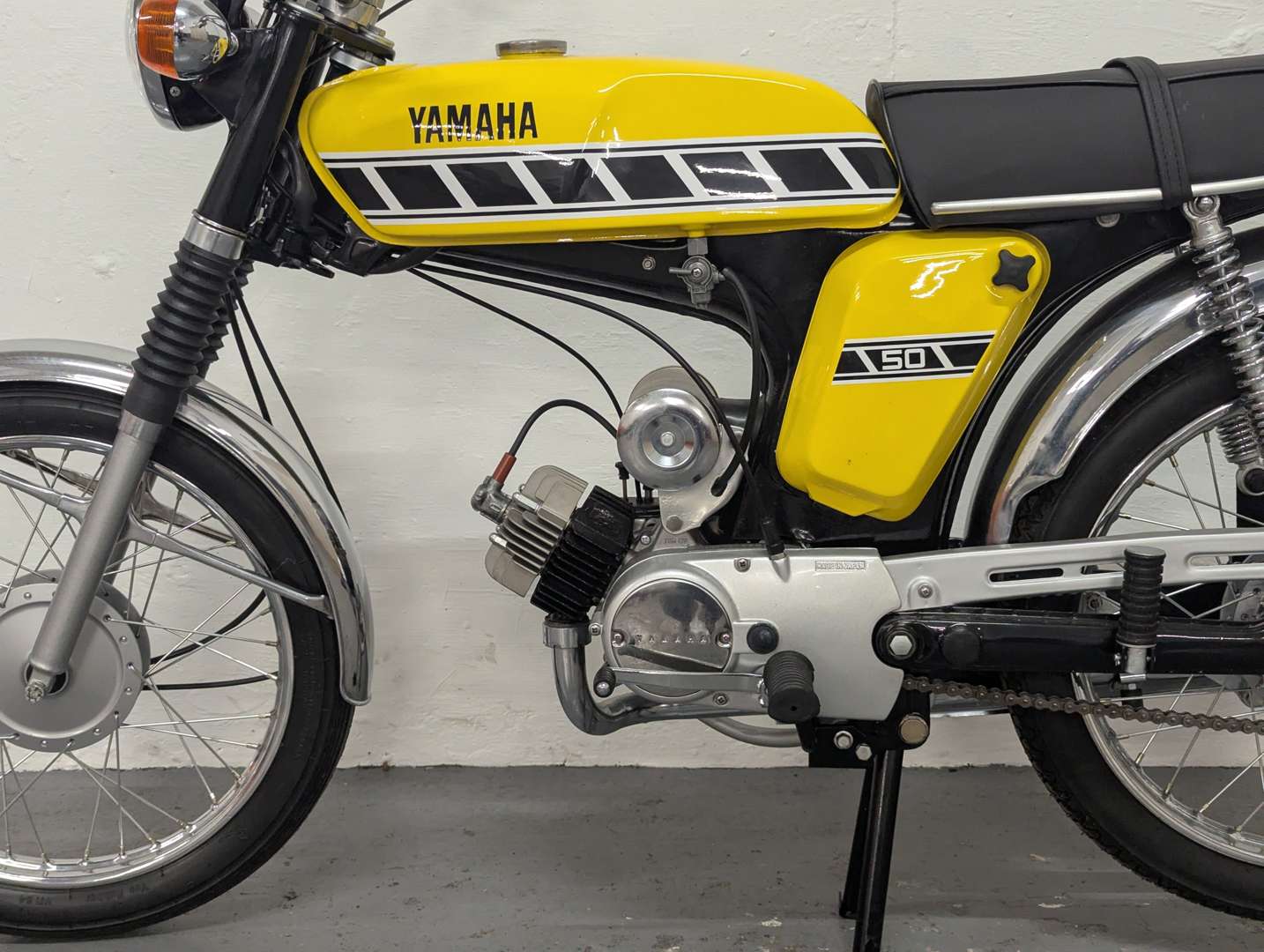 <p>1974 YAMAHA FS1E</p>