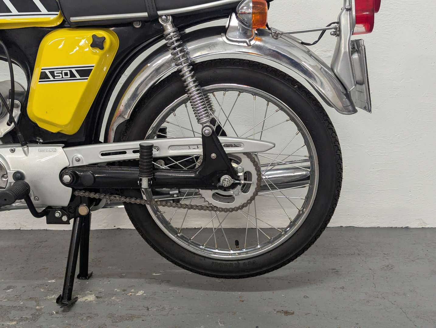 <p>1974 YAMAHA FS1E</p>