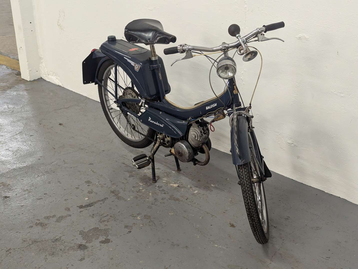 <p>1969 RALEIGH RUNABOUT</p>