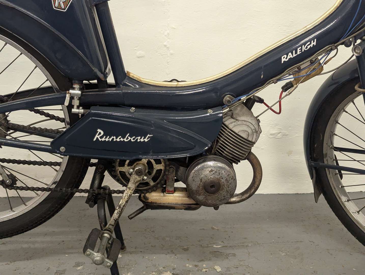 <p>1969 RALEIGH RUNABOUT</p>