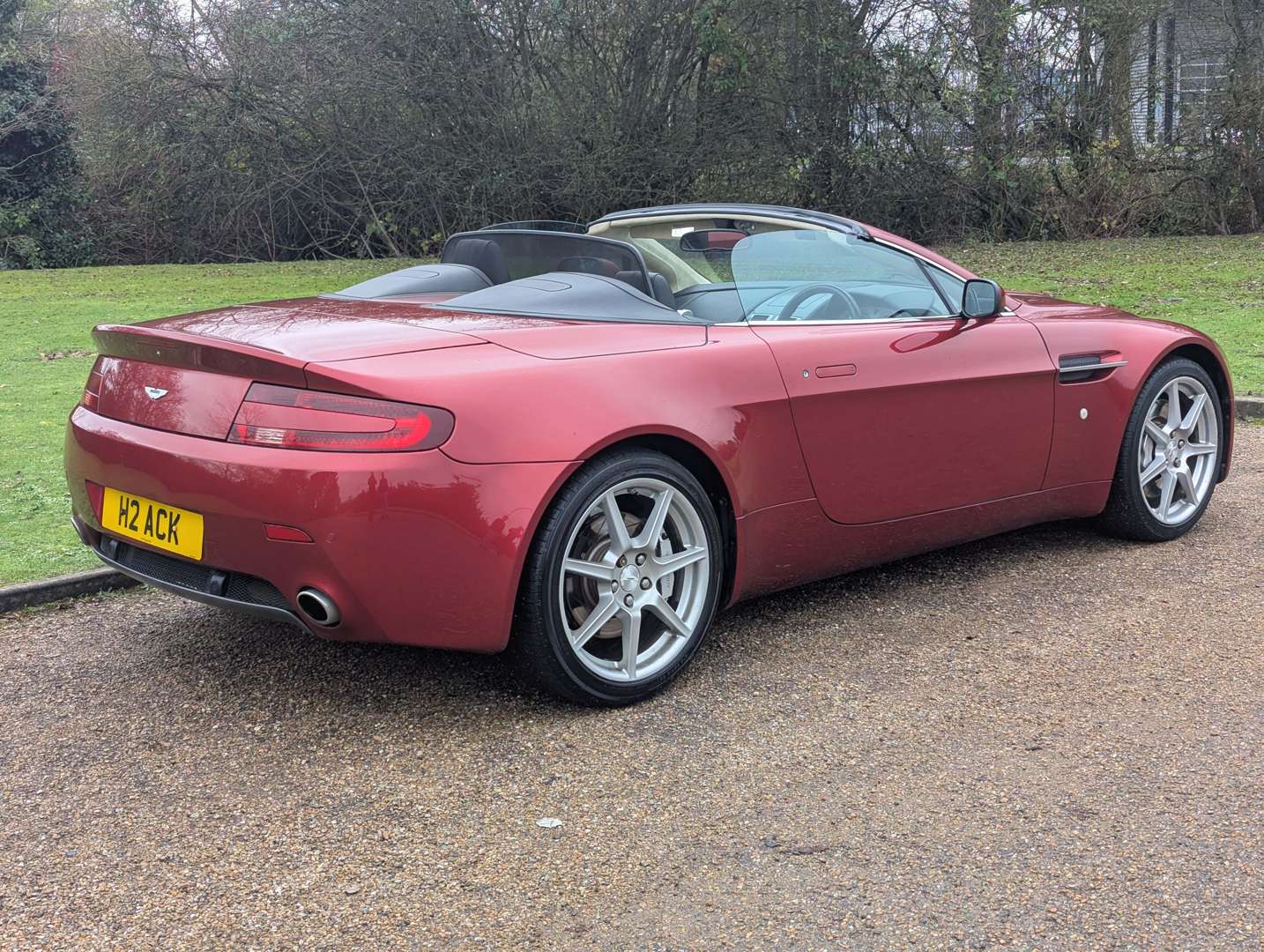 <p>2007 ASTON MARTIN V8 VANTAGE ROADSTER MANUAL</p>