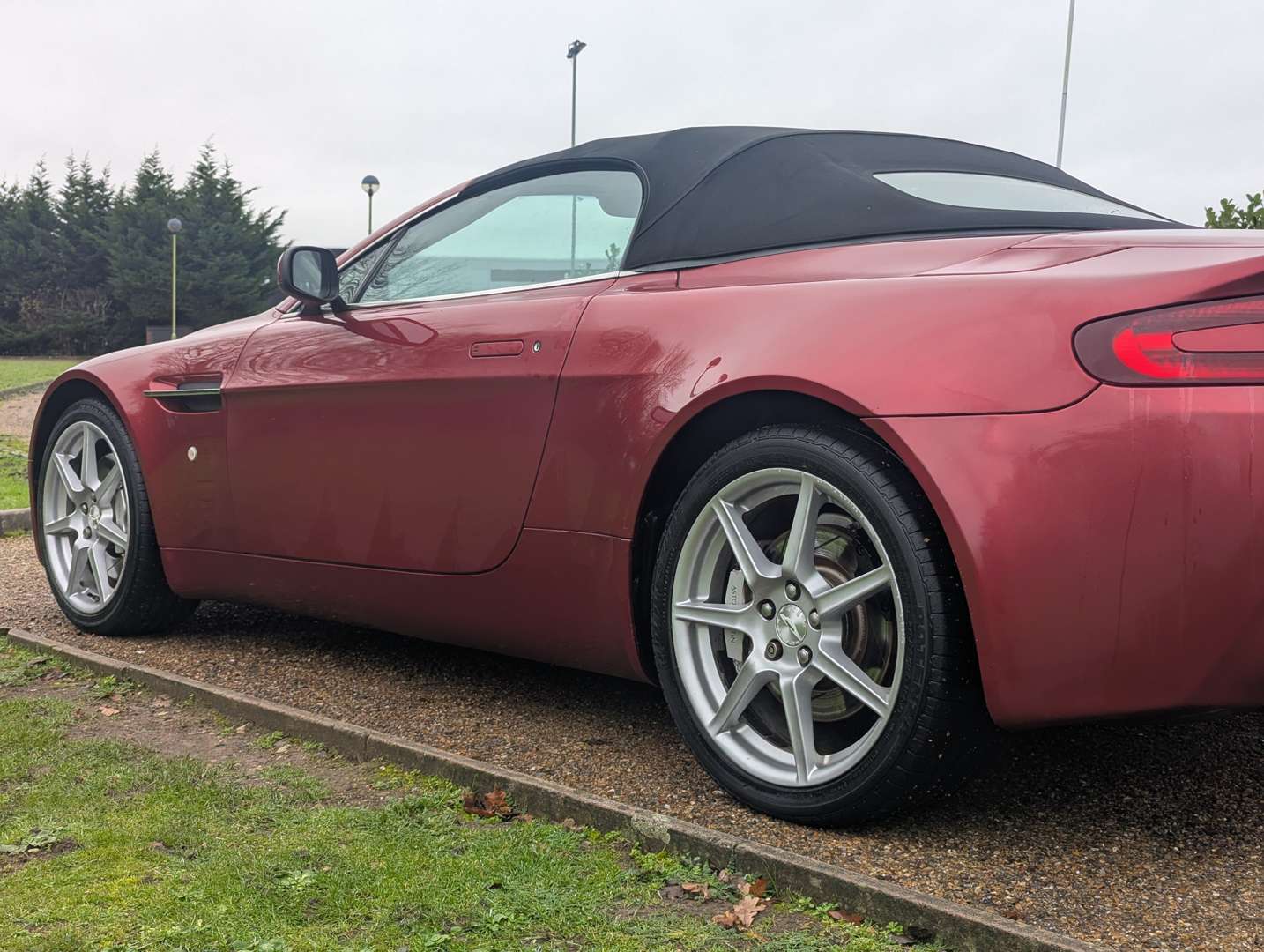 <p>2007 ASTON MARTIN V8 VANTAGE ROADSTER MANUAL</p>