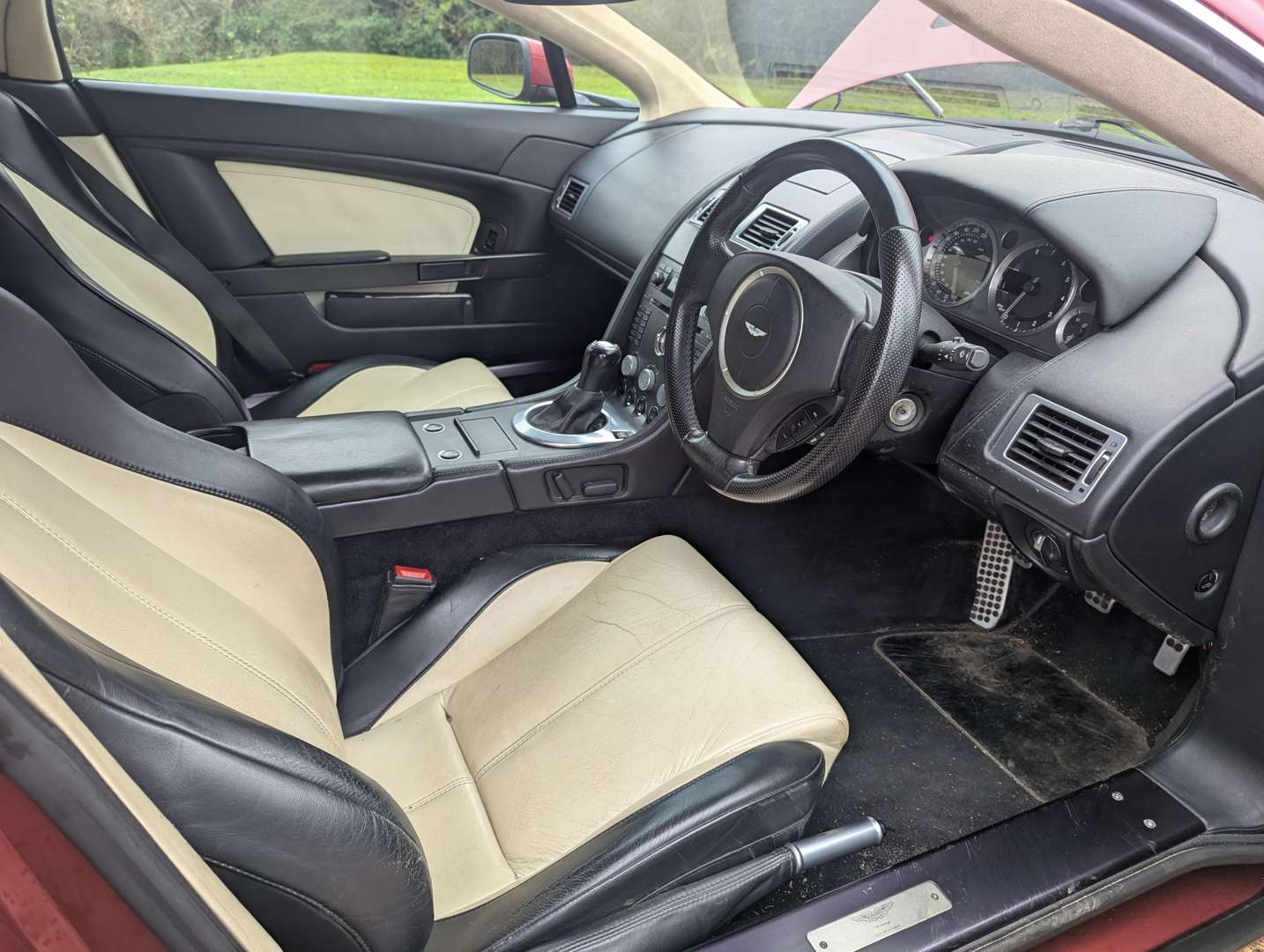 <p>2007 ASTON MARTIN V8 VANTAGE ROADSTER MANUAL</p>