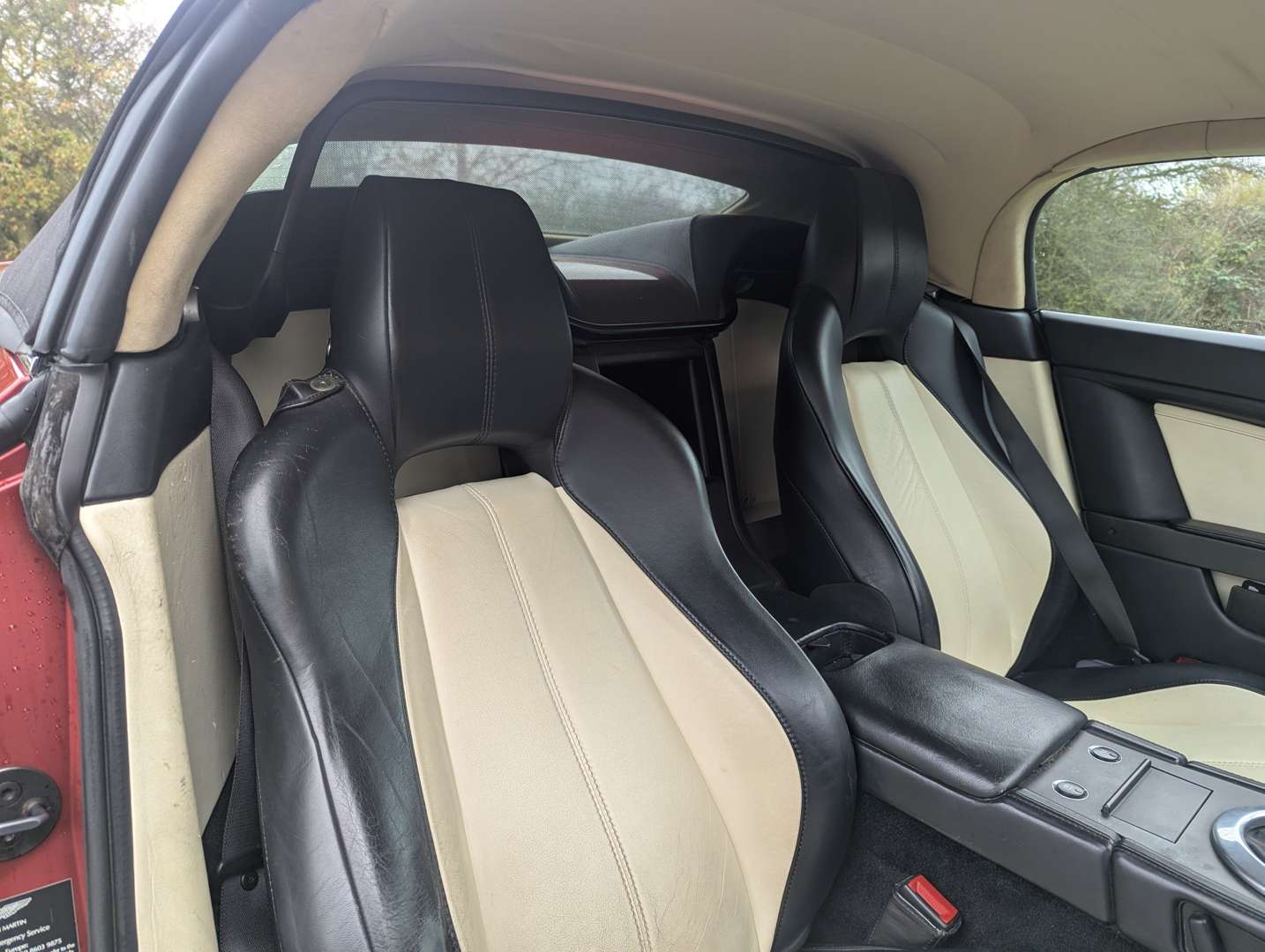 <p>2007 ASTON MARTIN V8 VANTAGE ROADSTER MANUAL</p>