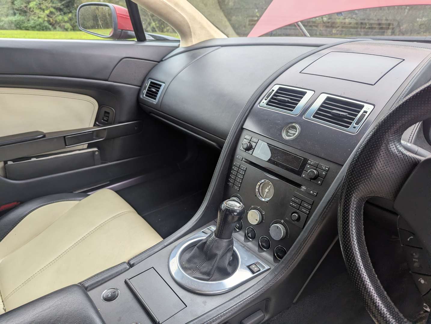 <p>2007 ASTON MARTIN V8 VANTAGE ROADSTER MANUAL</p>