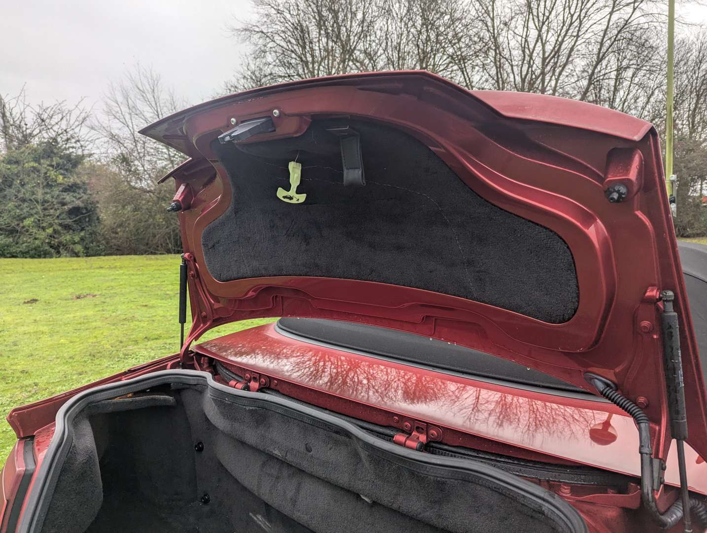 <p>2007 ASTON MARTIN V8 VANTAGE ROADSTER MANUAL</p>