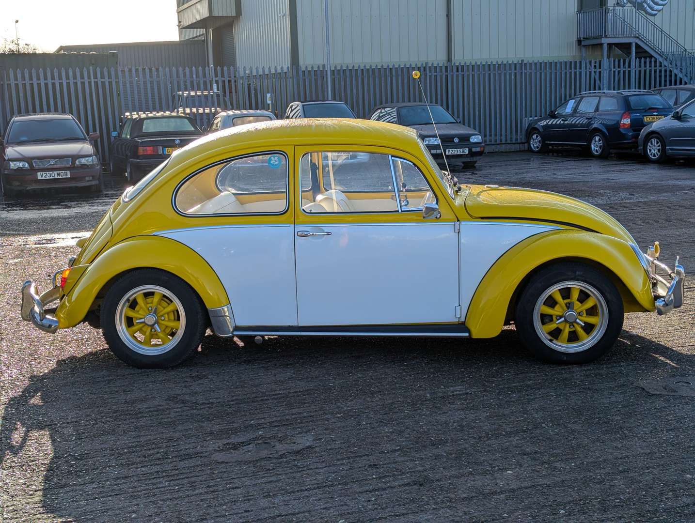 <p>1971 VW BEETLE 1200</p>