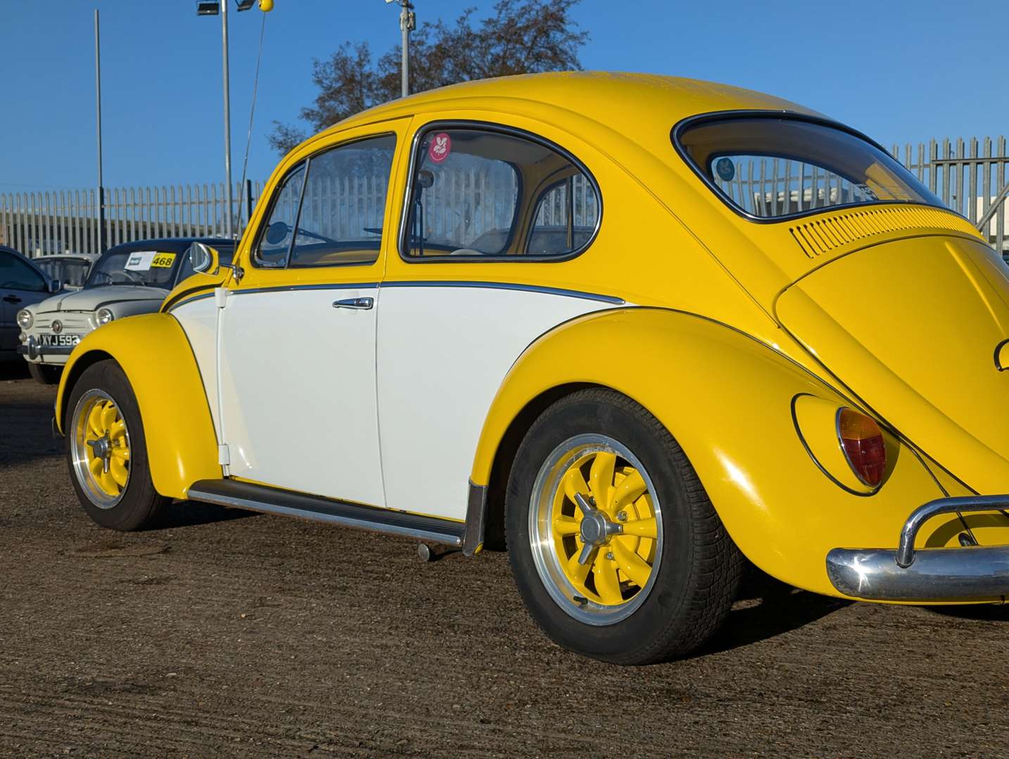 <p>1971 VW BEETLE 1200</p>