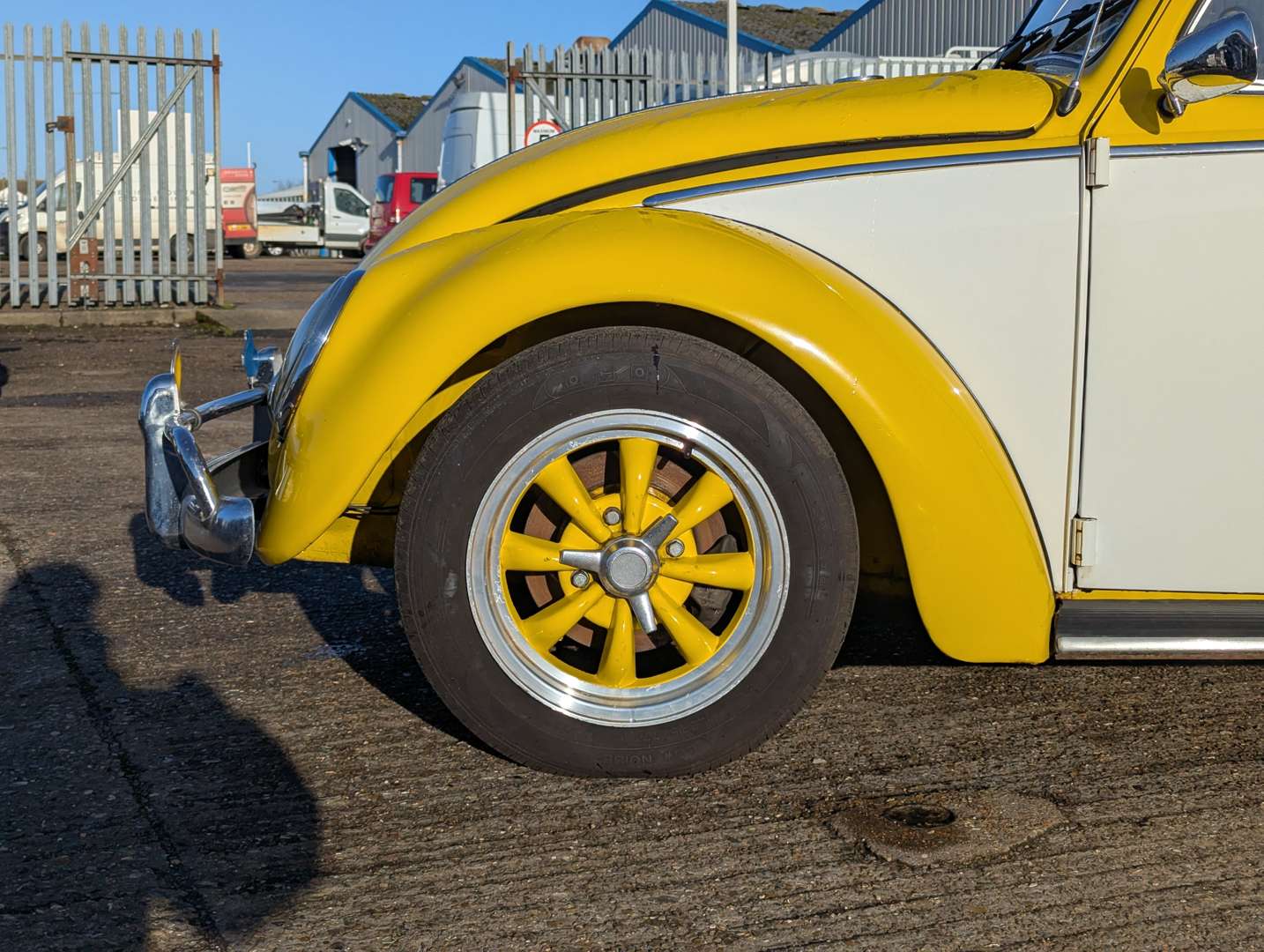 <p>1971 VW BEETLE 1200</p>
