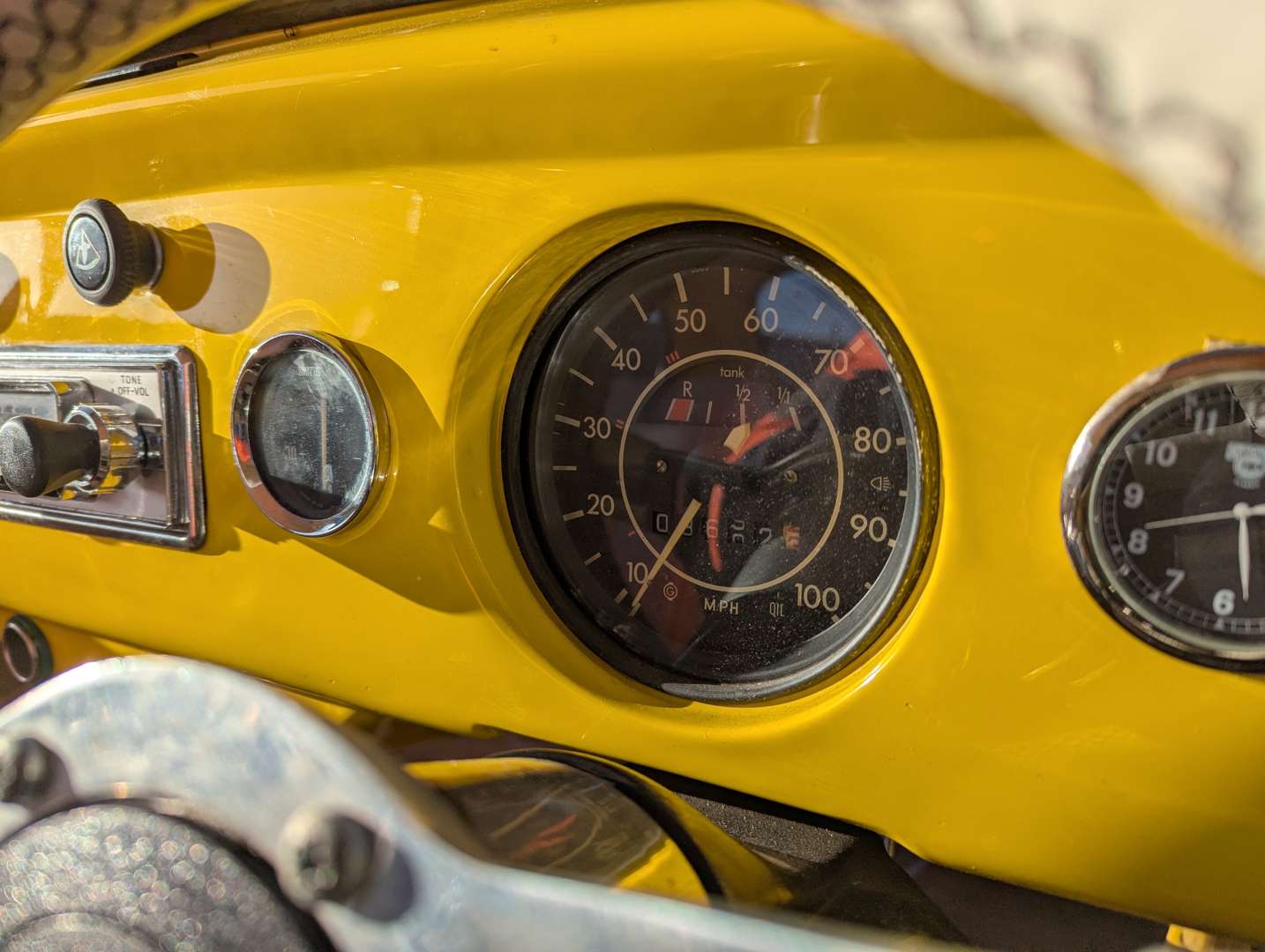 <p>1971 VW BEETLE 1200</p>