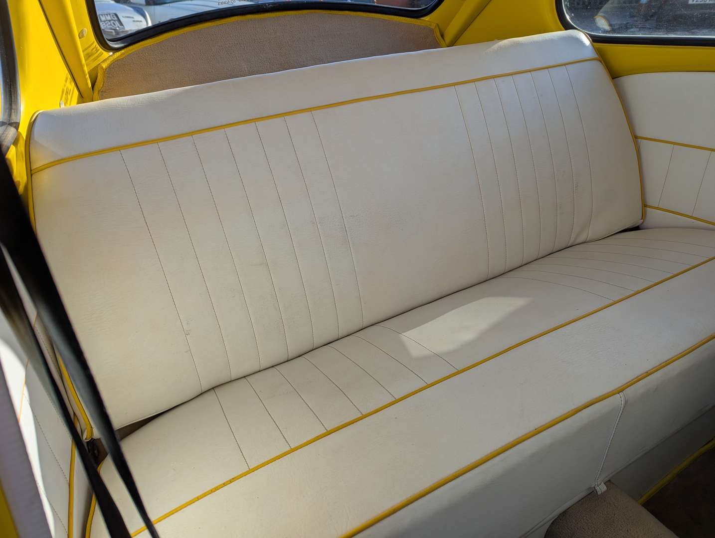 <p>1971 VW BEETLE 1200</p>