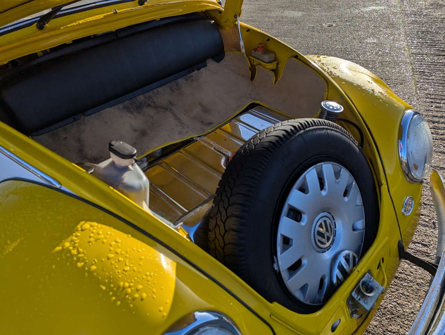 <p>1971 VW BEETLE 1200</p>