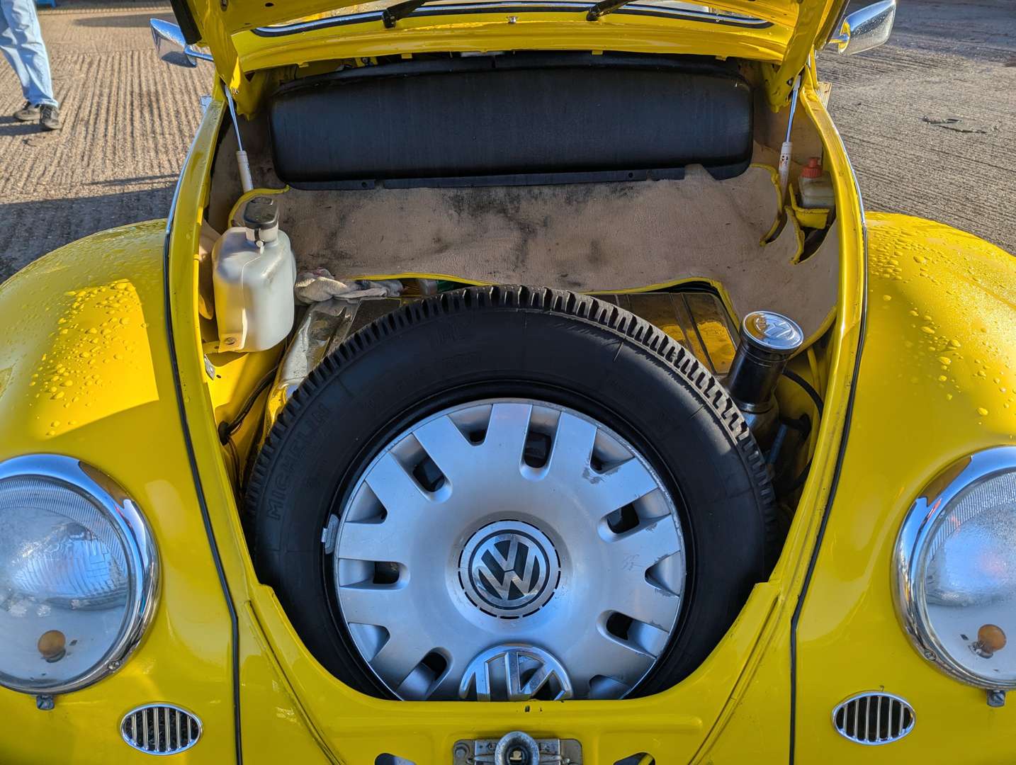 <p>1971 VW BEETLE 1200</p>