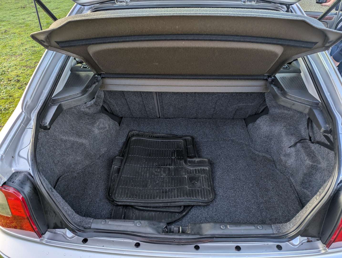 <p>2000 ROVER 45 IXS 16V</p>