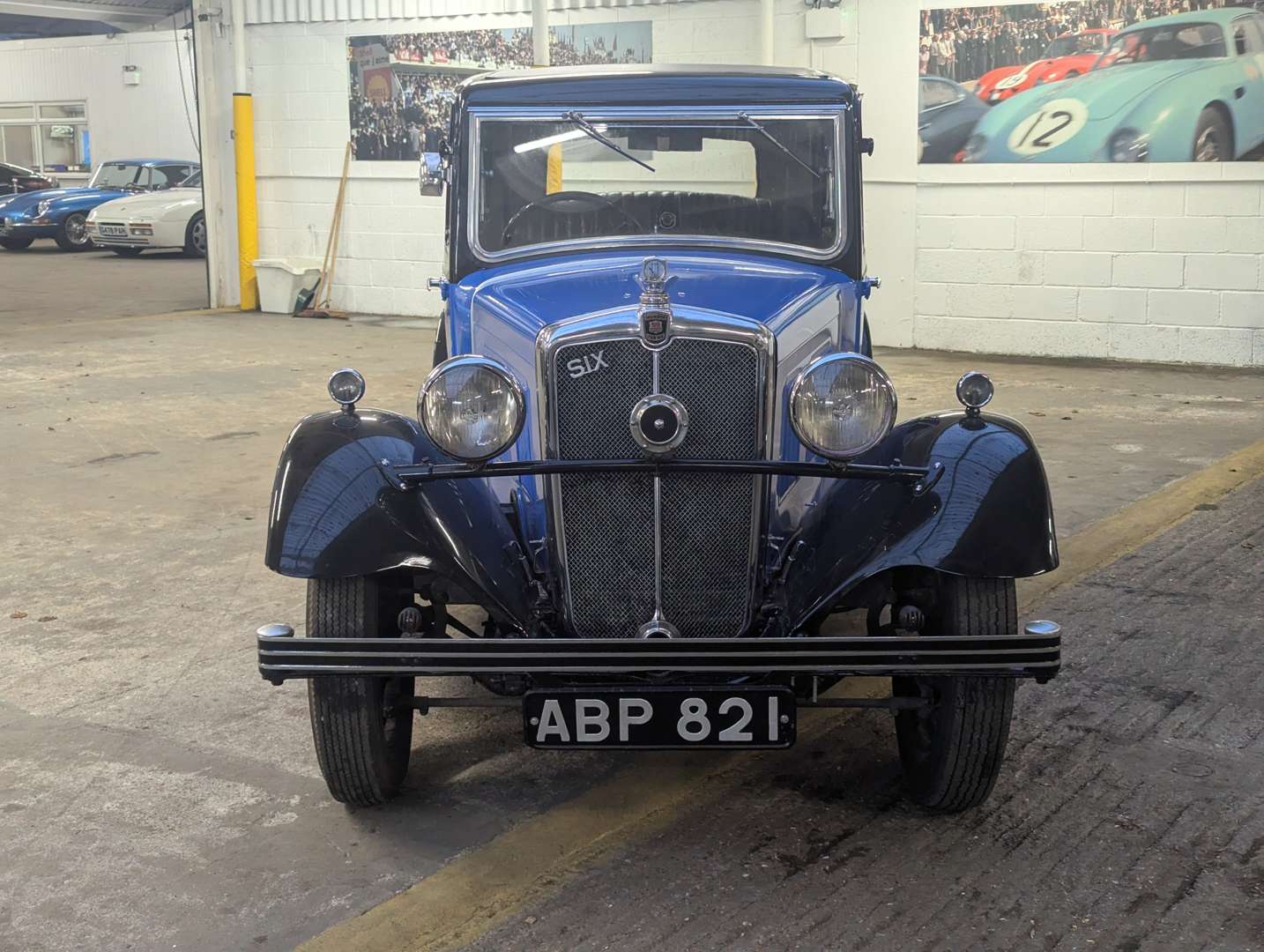 <p>1934 MORRIS 10/6 SALOON</p>