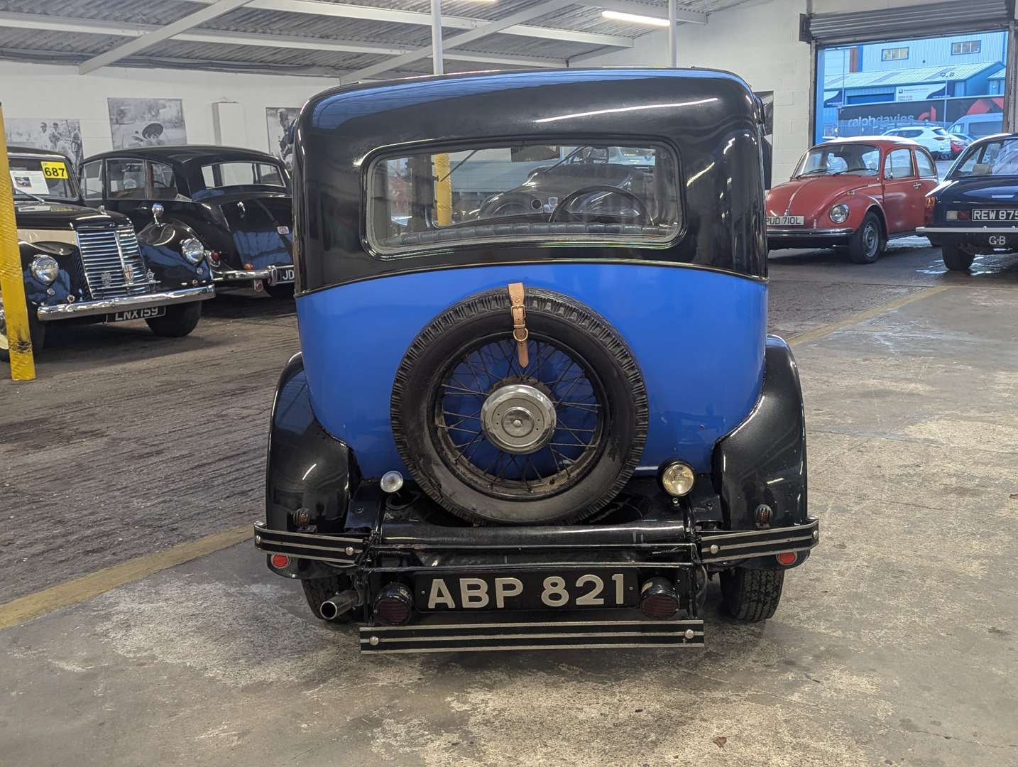 <p>1934 MORRIS 10/6 SALOON</p>