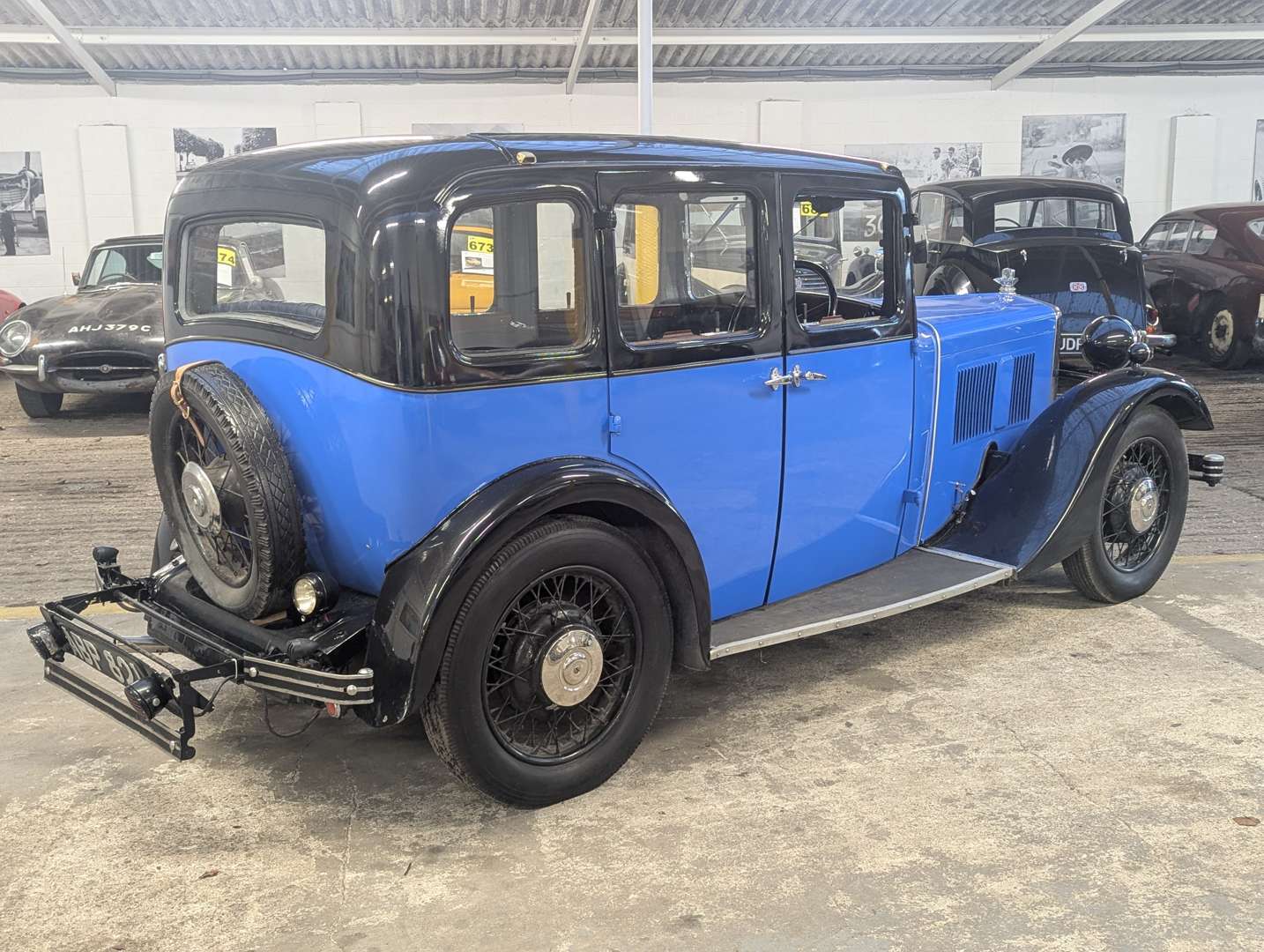 <p>1934 MORRIS 10/6 SALOON</p>