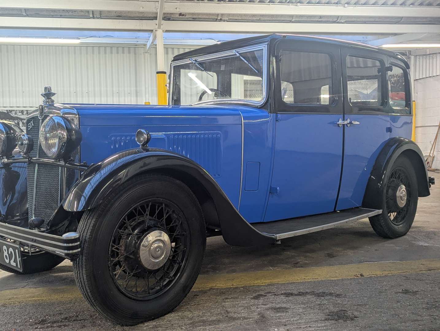 <p>1934 MORRIS 10/6 SALOON</p>