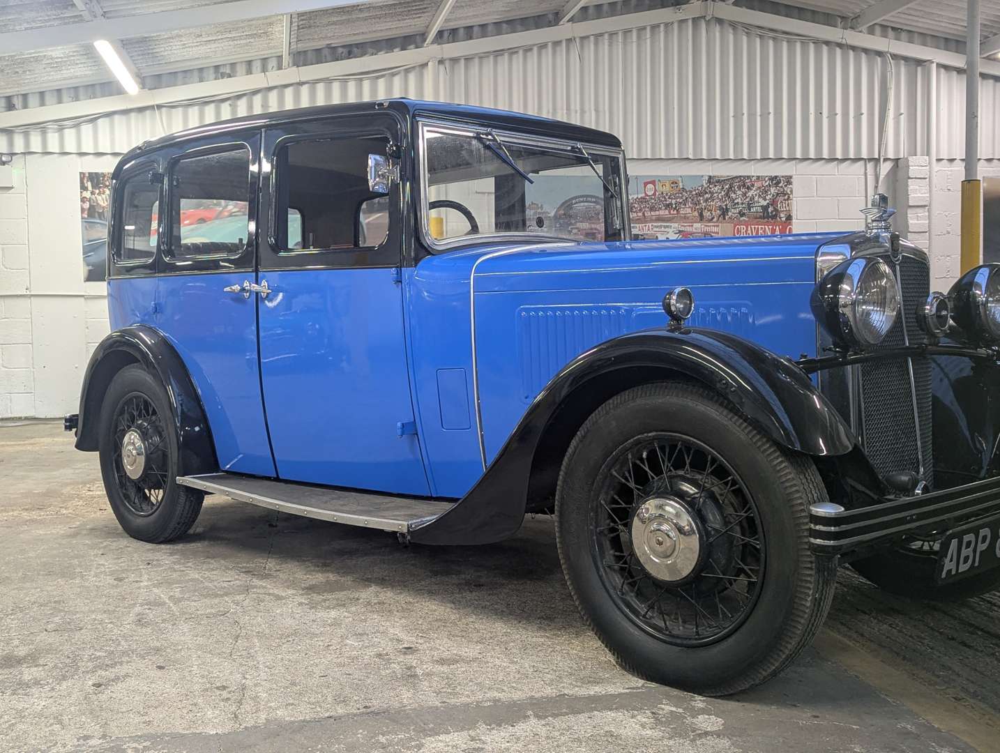<p>1934 MORRIS 10/6 SALOON</p>