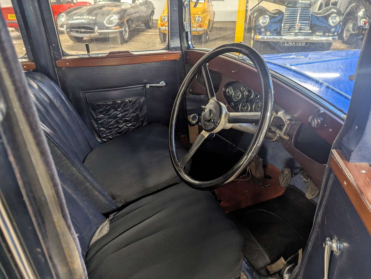 <p>1934 MORRIS 10/6 SALOON</p>