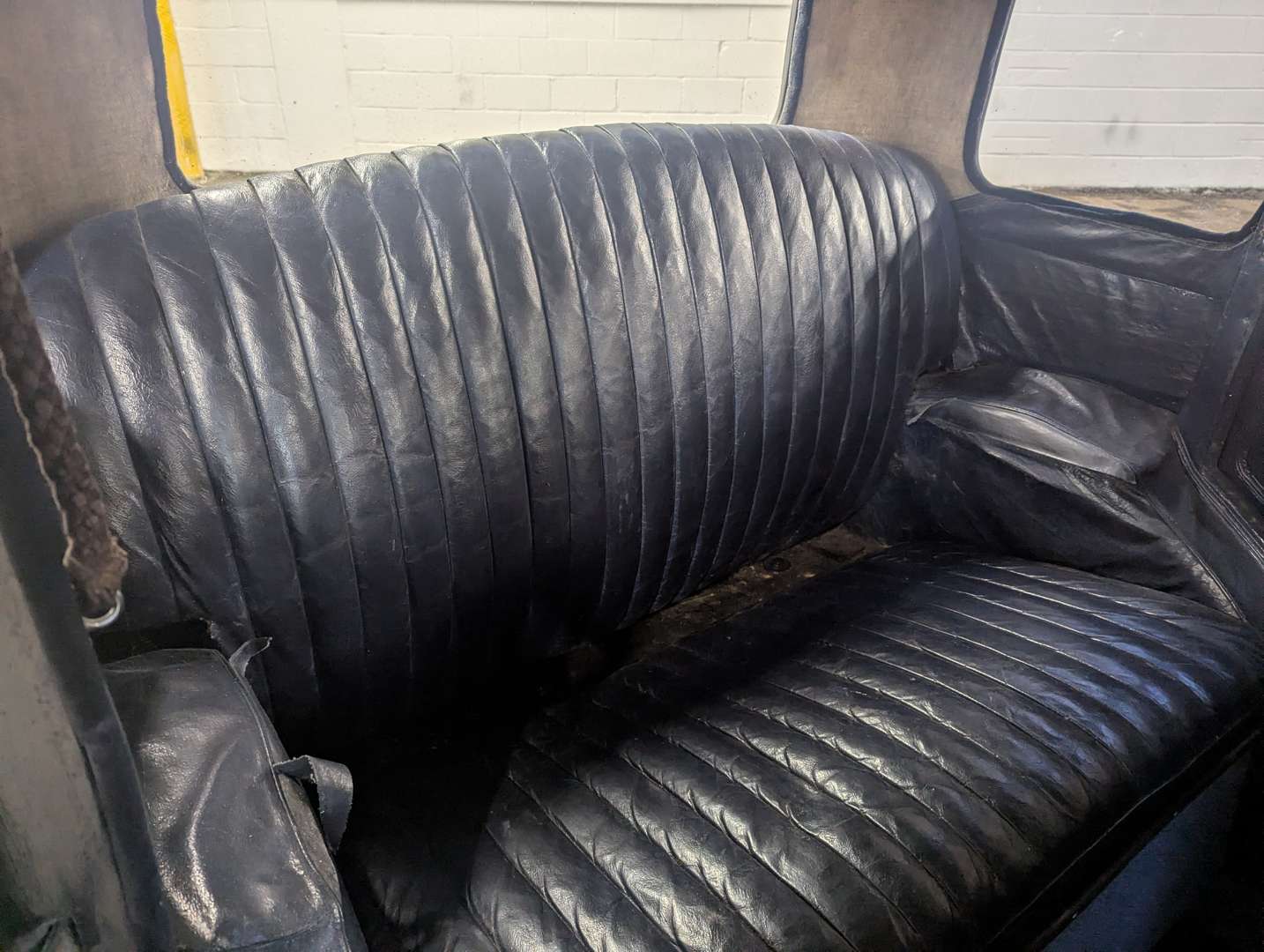 <p>1934 MORRIS 10/6 SALOON</p>