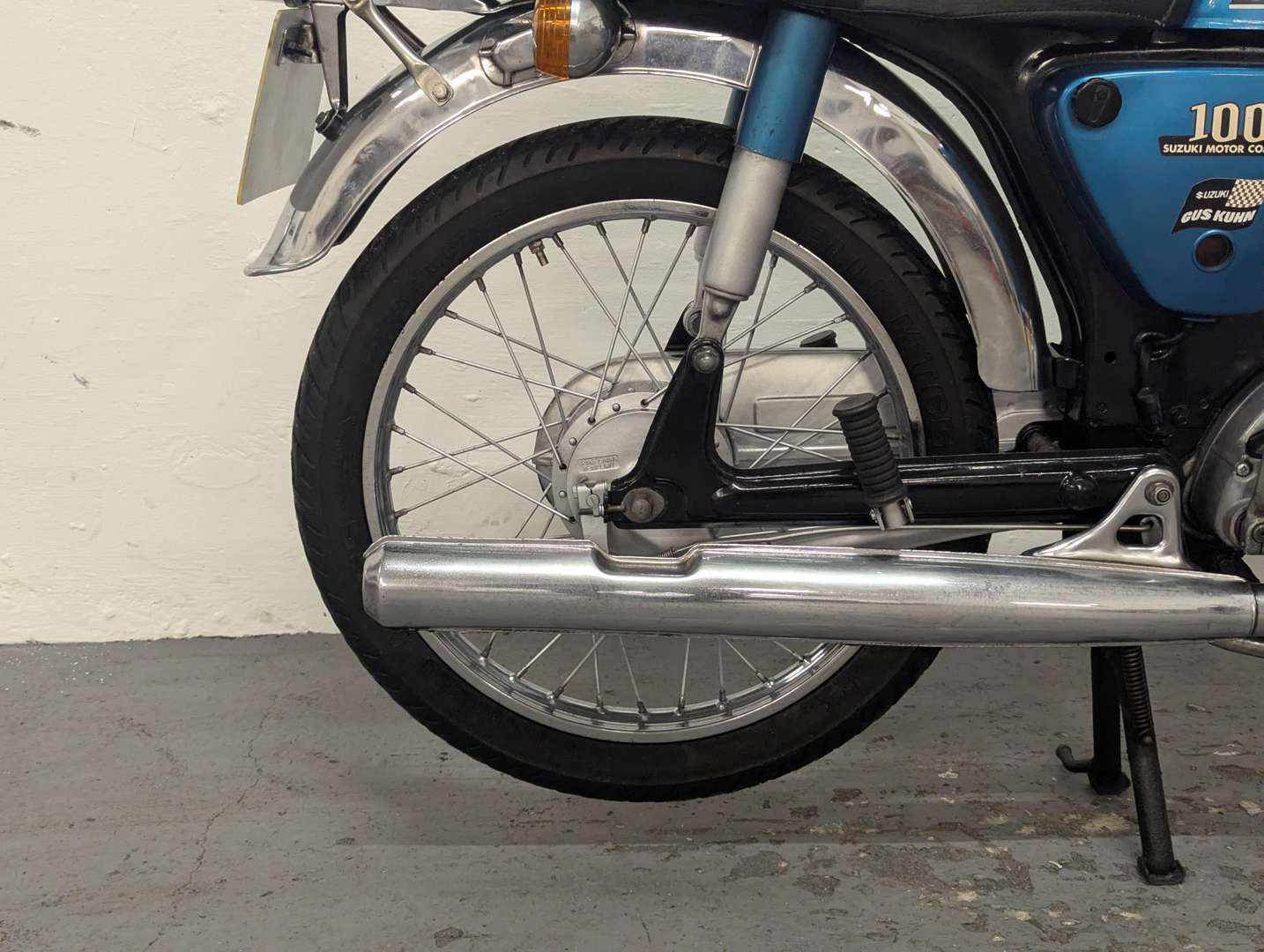 <p>1977 SUZUKI A100</p>