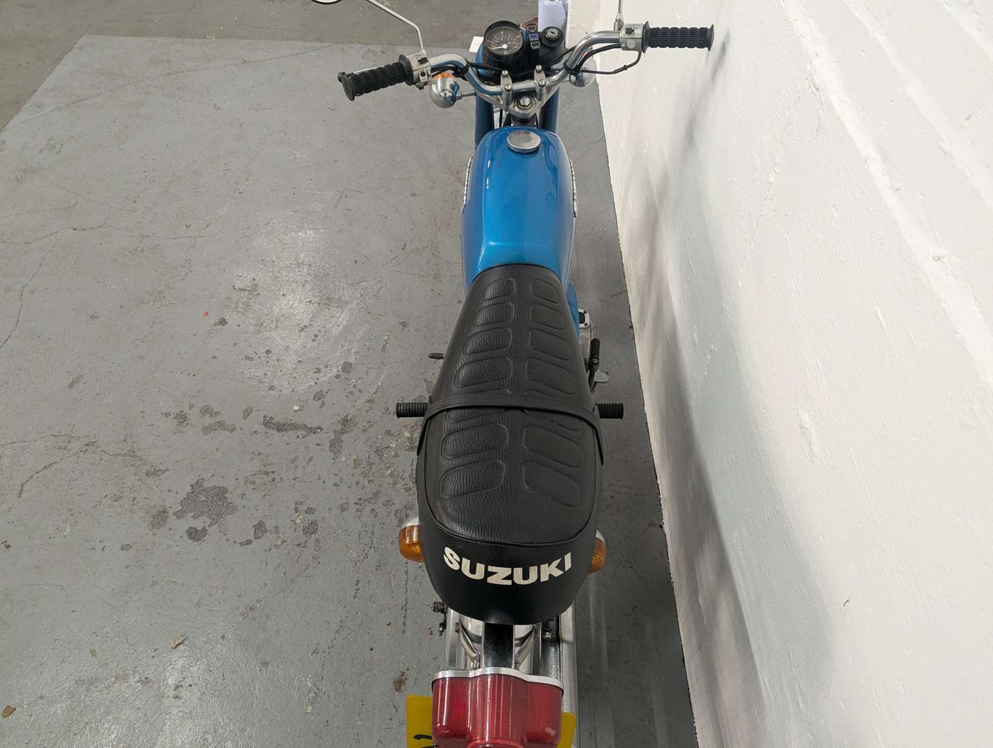 <p>1977 SUZUKI A100</p>