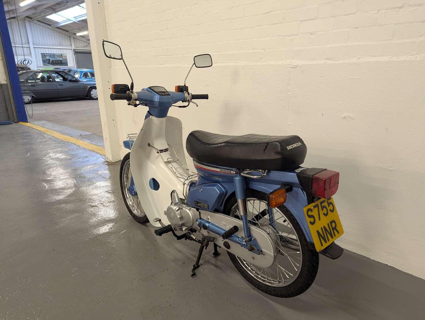 <p>1999 HONDA C90M</p>