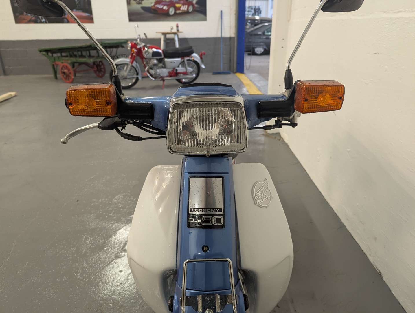 <p>1999 HONDA C90M</p>