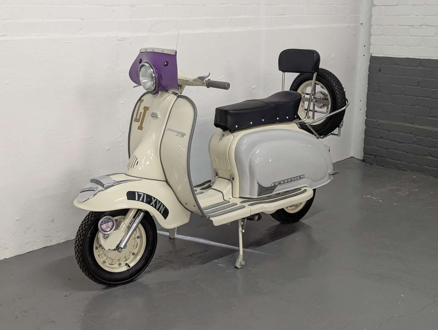 <p>1961 LAMBRETTA LI 125</p>