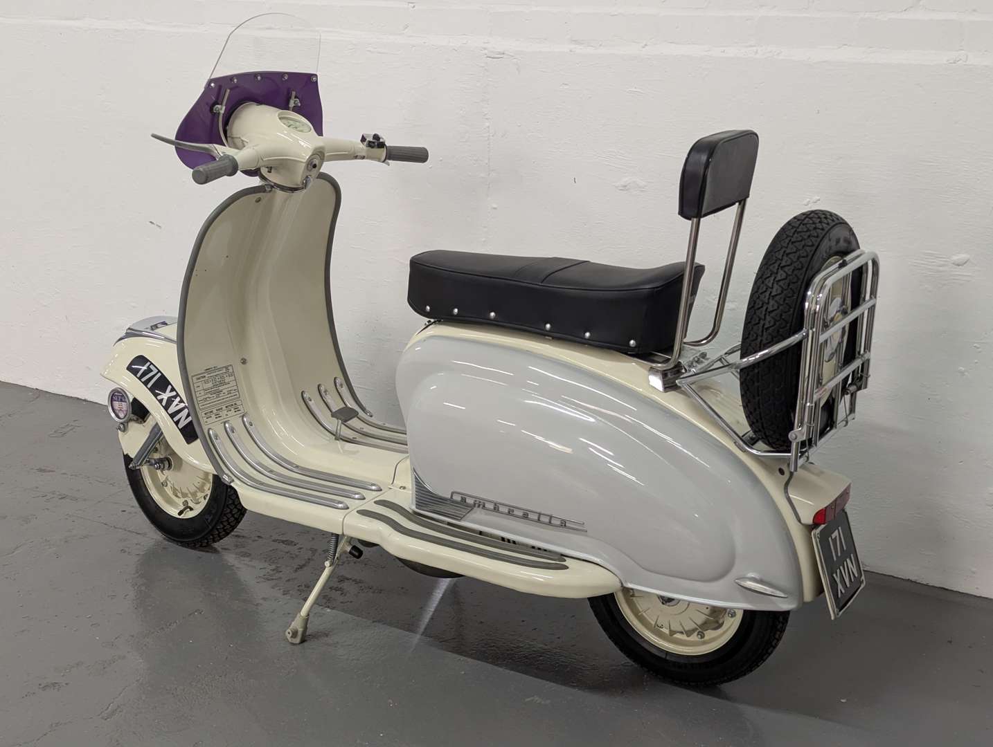 <p>1961 LAMBRETTA LI 125</p>