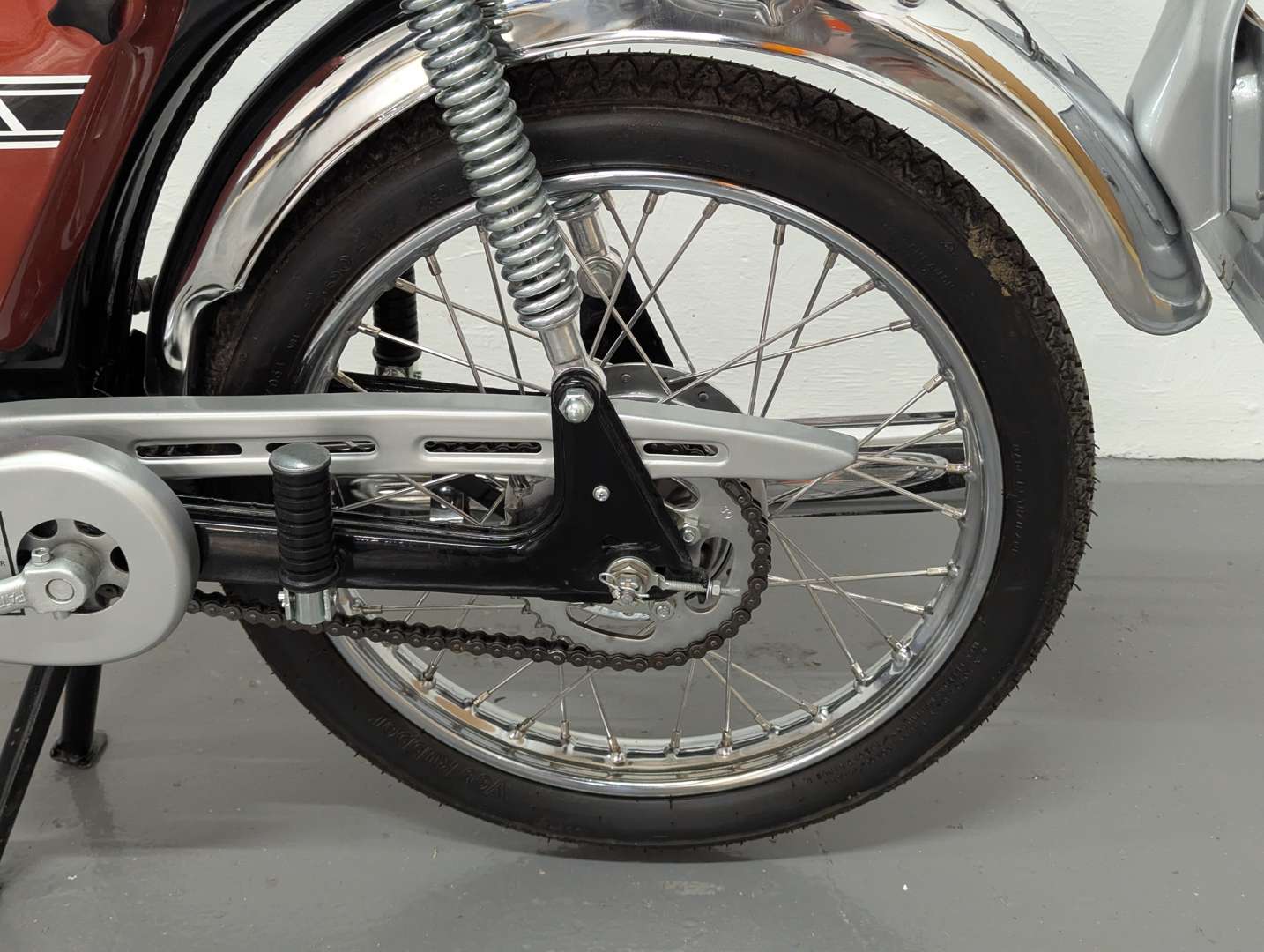 <p>1976 YAMAHA FS1E</p>