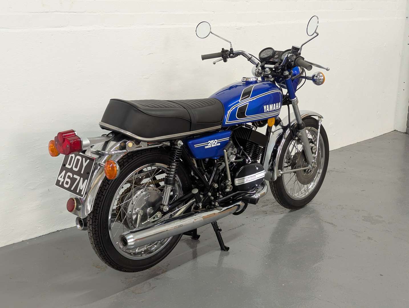 <p>1974 YAMAHA RD250</p>