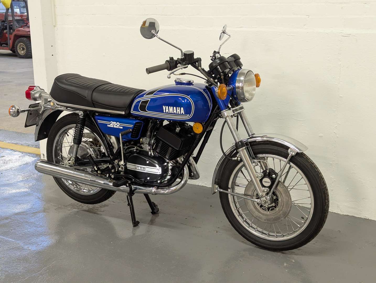 <p>1974 YAMAHA RD250</p>