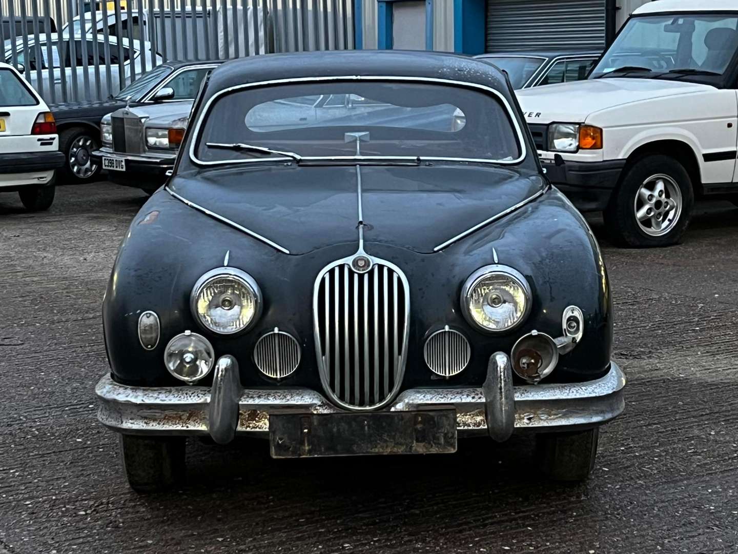 <p>1956 JAGUAR MKI</p>