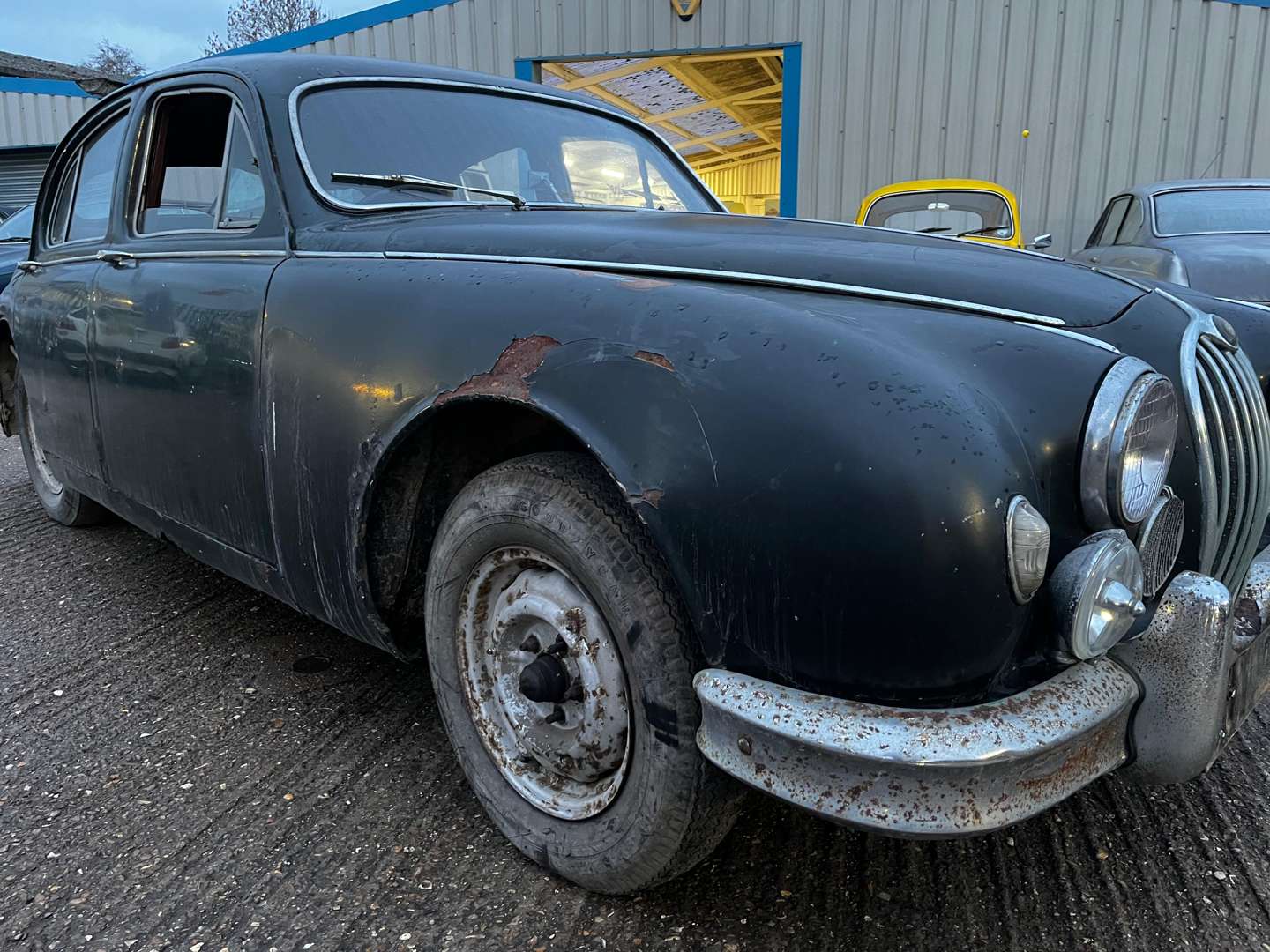 <p>1956 JAGUAR MKI</p>