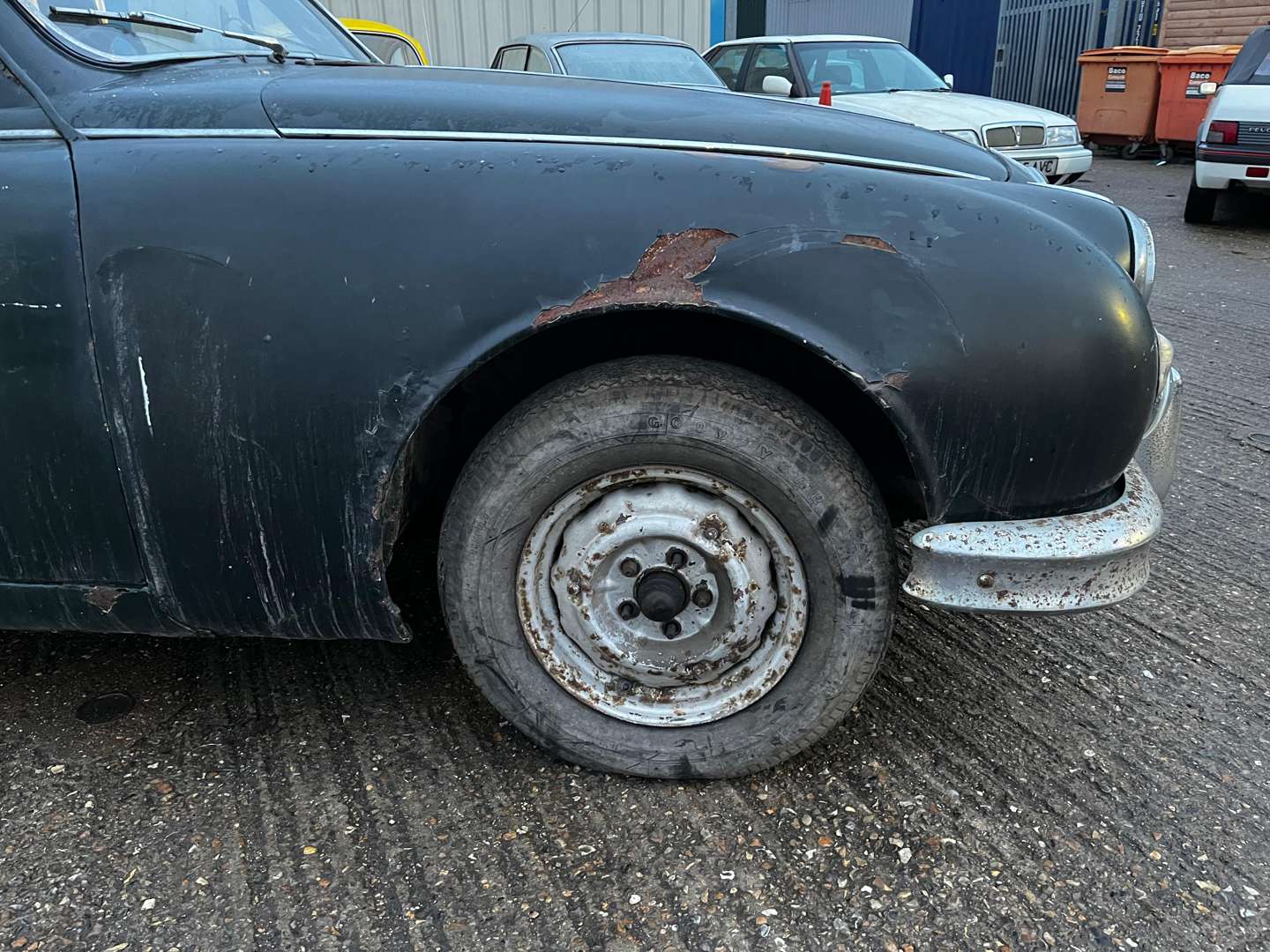 <p>1956 JAGUAR MKI</p>