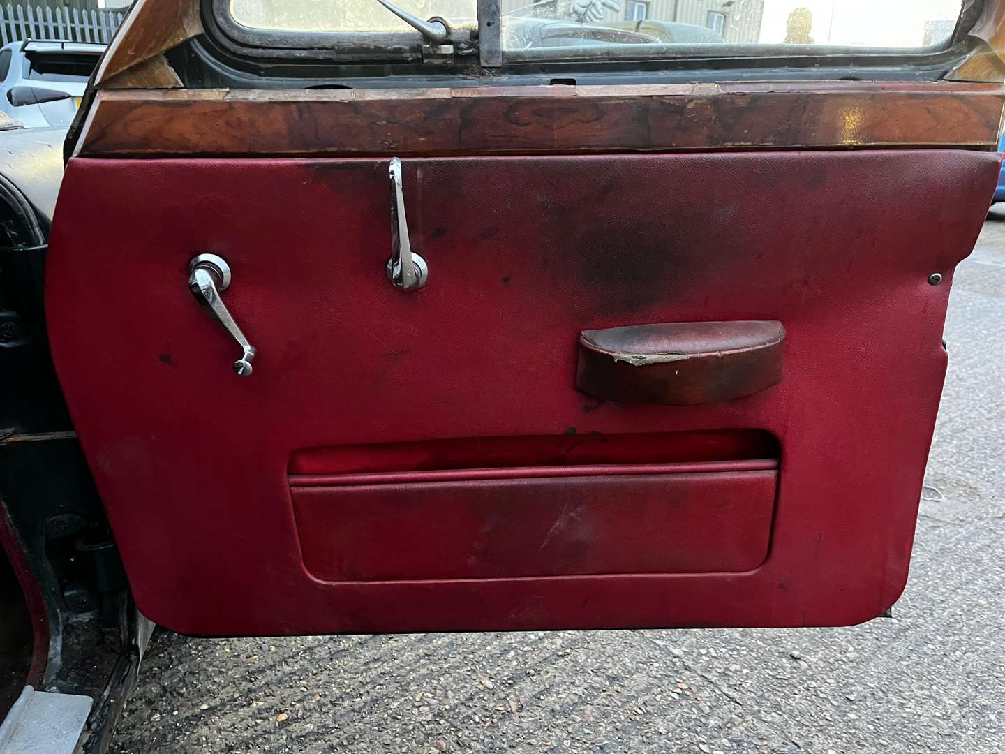 <p>1956 JAGUAR MKI</p>