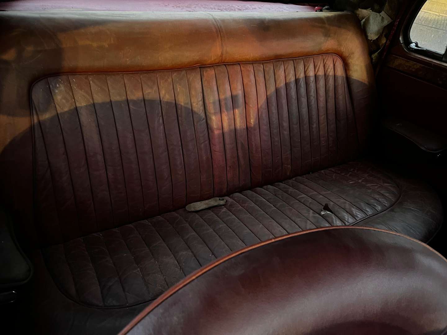 <p>1956 JAGUAR MKI</p>