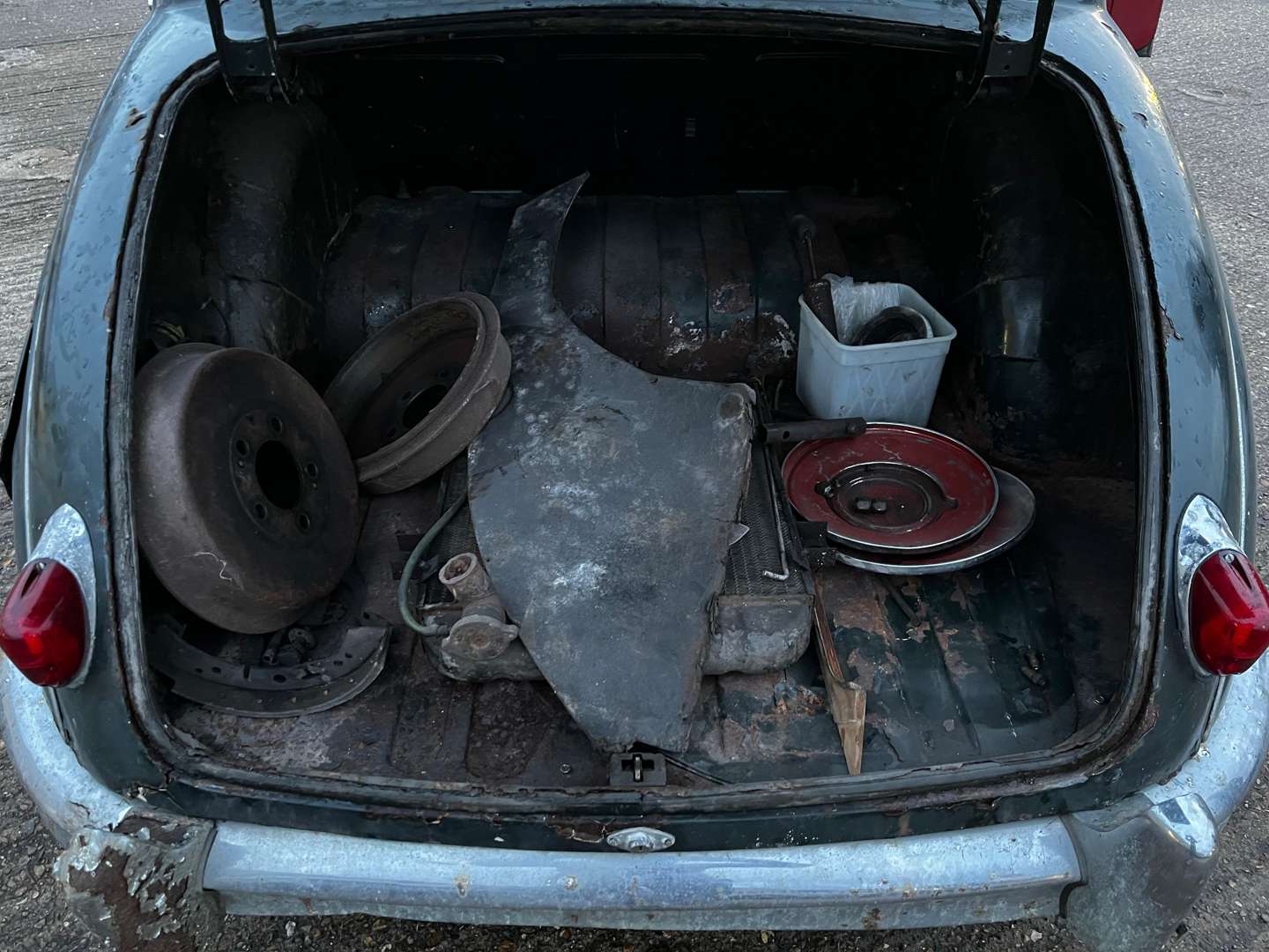 <p>1956 JAGUAR MKI</p>