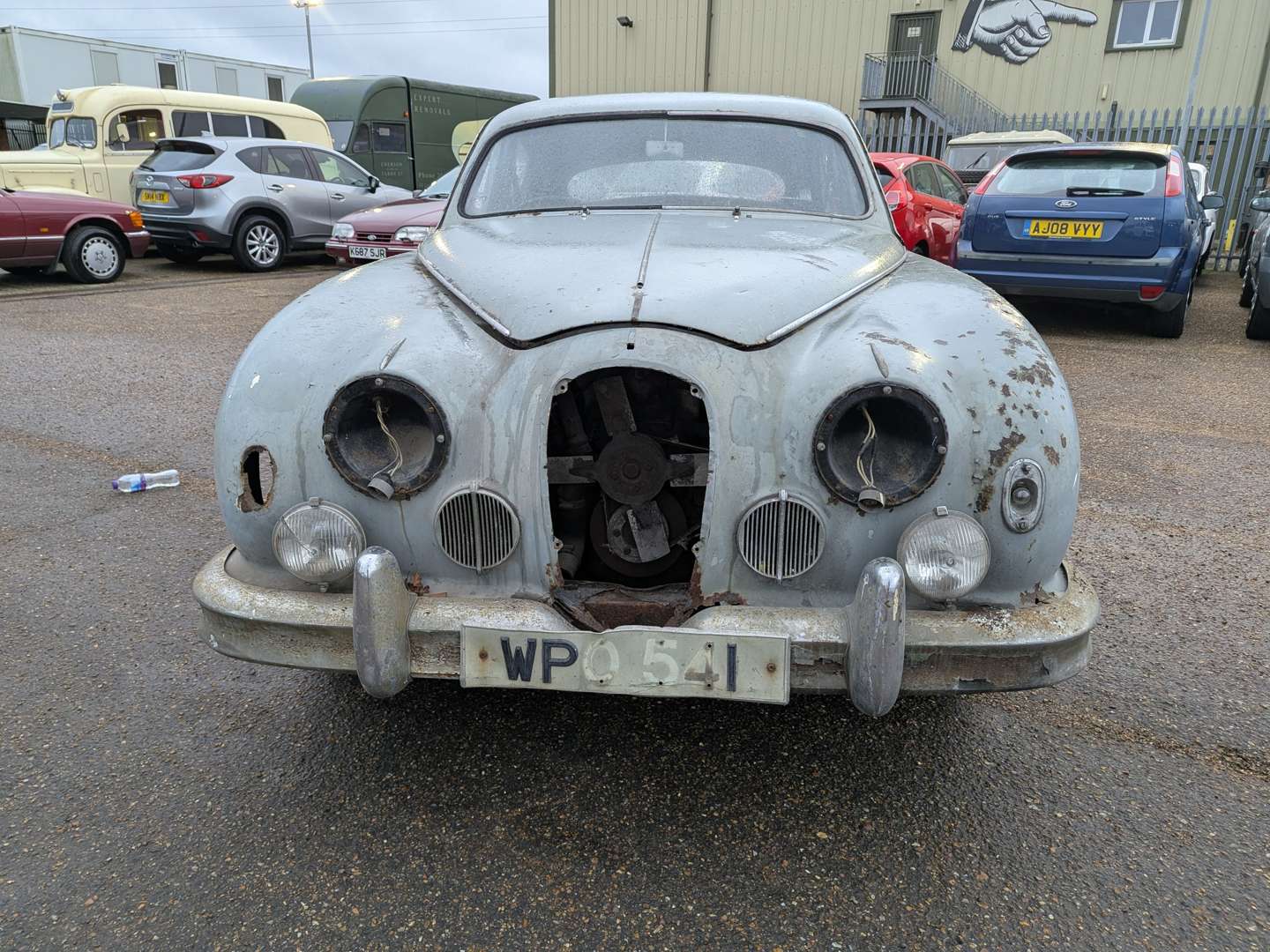 <p>1957 JAGUAR 240 MKI</p>