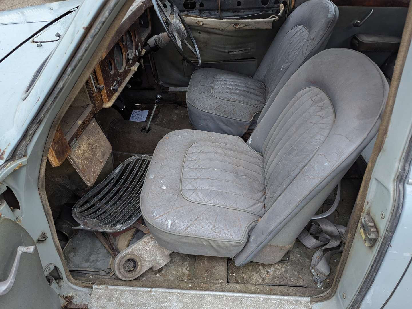 <p>1957 JAGUAR 240 MKI</p>