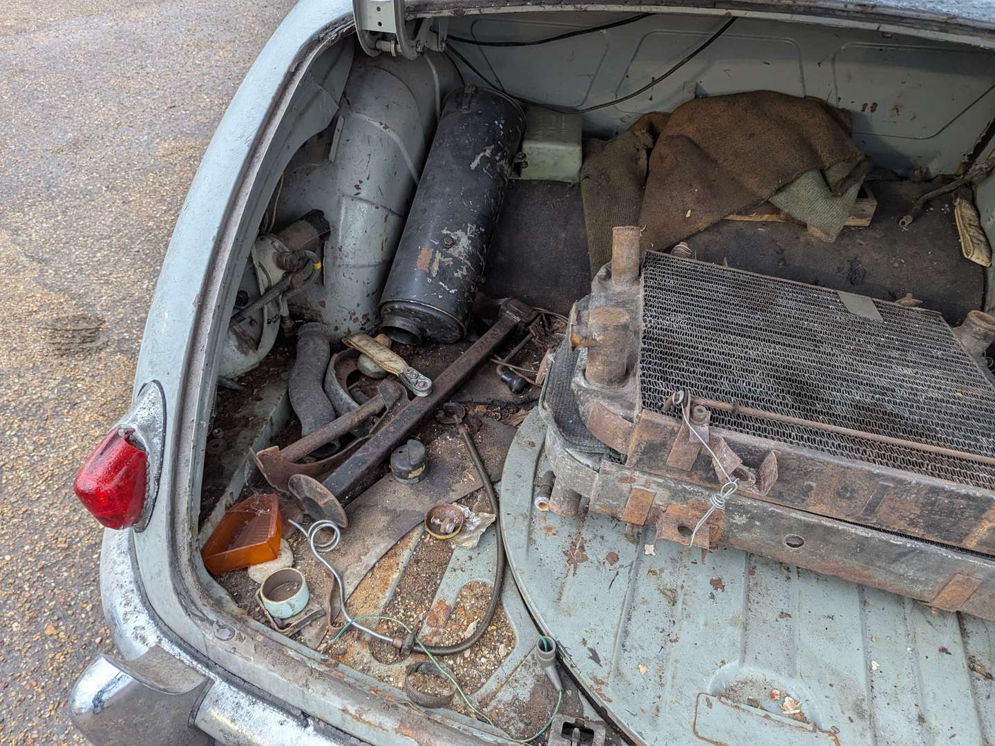 <p>1957 JAGUAR 240 MKI</p>