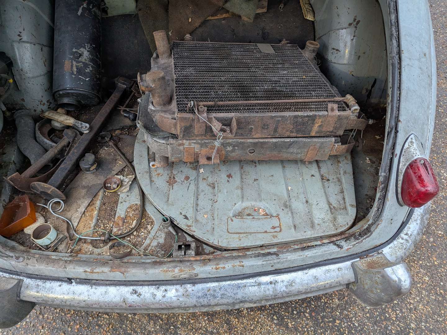 <p>1957 JAGUAR 240 MKI</p>