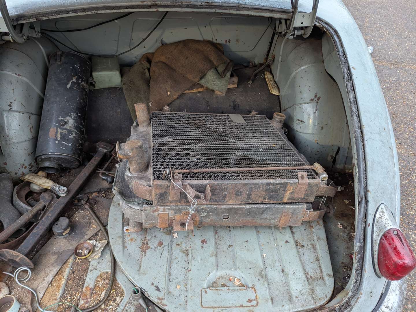 <p>1957 JAGUAR 240 MKI</p>